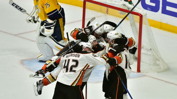 ducks-celebrate-nhl-playoffs-1300.jpg